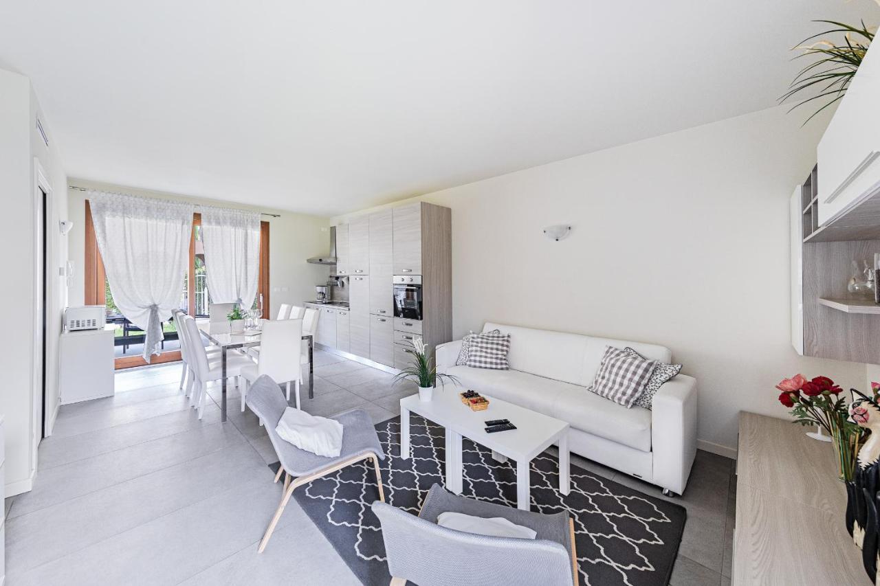 La Romantica Holiday Home By Wonderful Italy Manerba del Garda Exterior foto